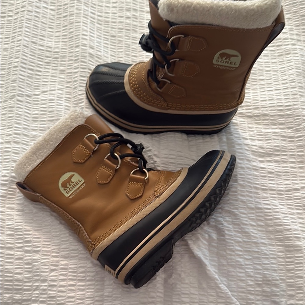 Sorel Kids' Tan and Black Winter Boots